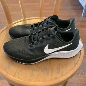 Nike Air Zoom Pegasus 37 Black and White Running Shoes, worn once- basically new